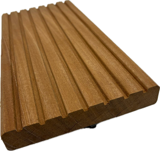 25 x 145 mm Terrassendiele Bangkirai 1-seitig genutet / 1-seitig glatt